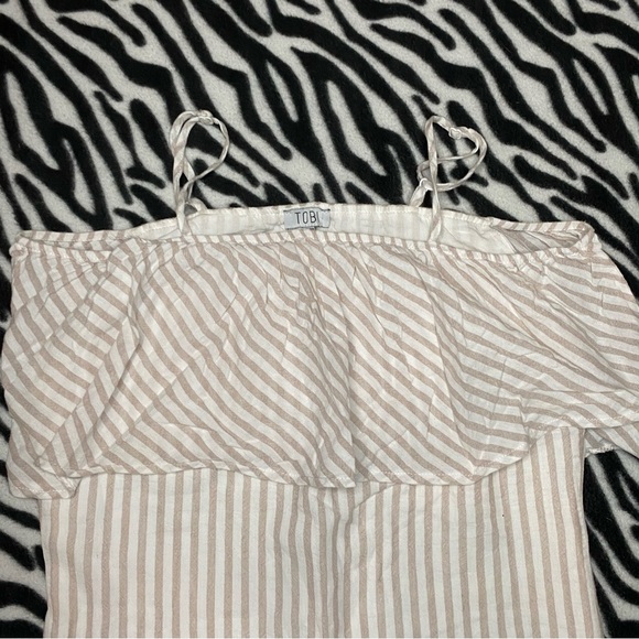Tobi Off Shoulder Blouse - Picture 3 of 4
